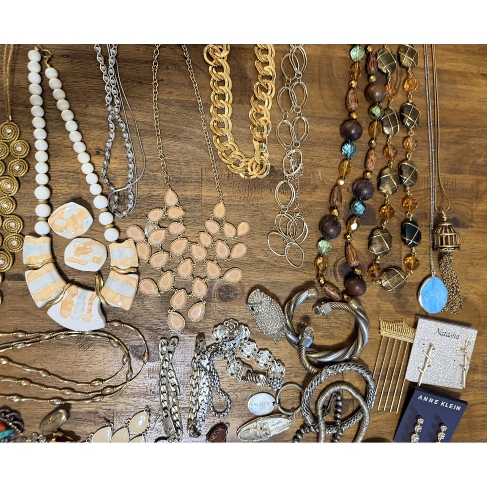 Vintage Modern Costume 99 Pieces Jewelry Lot Signed Necklace Earrings Broach - Picture 9 of 16